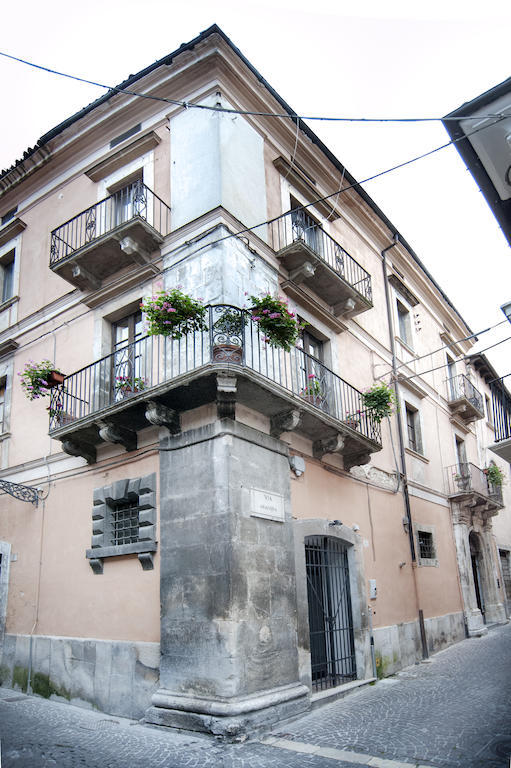 Palazzo Salini - Appartamento Familiare Sulmona Exterior foto